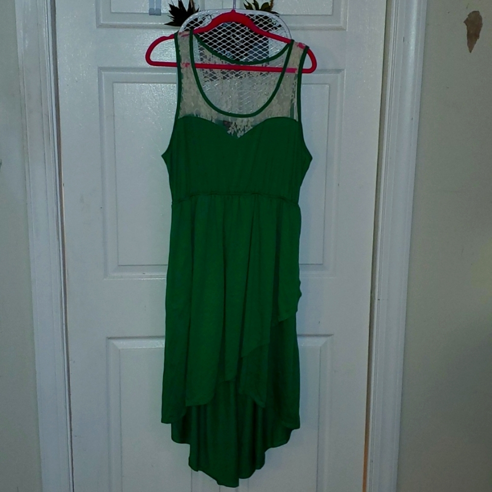 Green sleeveless dress/(make an offer )
